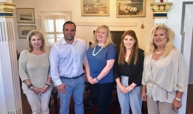 Συνάντηση Δημάρχου Μυκόνου με την Πρόξενο της Πρεσβείας της Αυστραλίας