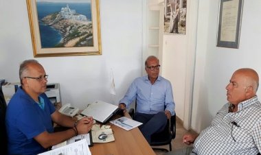 Επί τάπητος τα έργα της Σίφνου - "Στο νησί των ποιητών", ο Γιώργος Λεονταρίτης