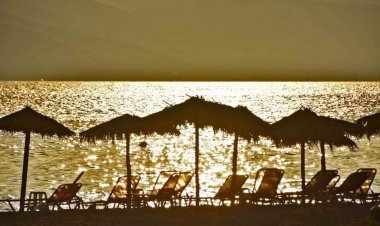 Οργιο αυθαιρεσίας στις ελληνικές παραλίες