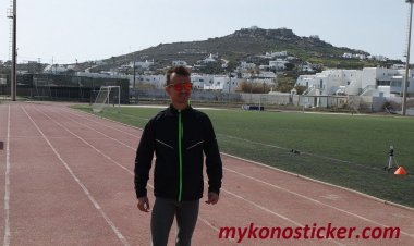 Ο ΑΛέξανδρος Παπαμιχαήλ διδάσκει στα παιδιά τα μυστικά του βάδην