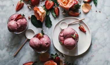 Έρευνα αισιοδοξίας: «Το παγωτό ως πρωινό διώχνει τον εκνευρισμό και ενεργοποιεί σώμα και μυαλό»