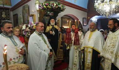 Μέγας Πανηγυρικός Αρχιερατικός Εσπερινός στον Ιερό Ναό Αγίας Κυριακής Μυκόνου (εικόνες - videos)