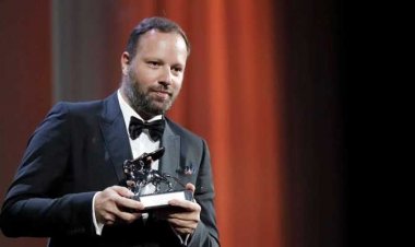 Διπλός θρίαμβος για τον Γιώργο Λάνθιμο: Κατέκτησε τον Αργυρό Λέοντα στο Φεστιβάλ Βενετίας