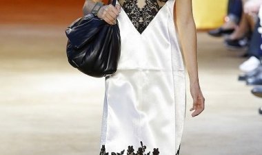 Slip Dress!! 5 tips για να το φορέσετε Έξυπνα!!