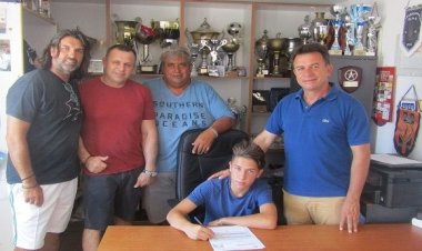 Ο Θανάσης Δακτυλίδης στον Ατρόμητο! Αναγνώριση και επιβράβευση του έργου στις Ακαδημίες του Α.Ο Μυκόνου