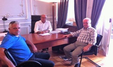 Συνάντηση Γεώργιου Λεονταρίτη με τον Δήμαρχο Κέας, Ιωάννη Ευαγγέλου και τον Αντιδήμαρχο Δημήτριο Καβαλιέρο
