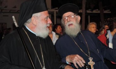 Η Μύκονος τίμησε το γηραιότερο κληρικό της Ιεράς Μητροπόλεως (pics - videos)