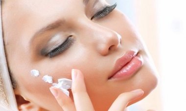 Ξέμεινες από γαλάκτωμα ντεμακιγιάζ; Υπάρχει η λύση στο ψυγείο σου!!