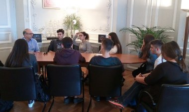 Συνάντηση Αντιπεριφερειάρχη Γιώργου Λεονταρίτη με αντιπροσωπεία μαθητών λυκείου Σύρου