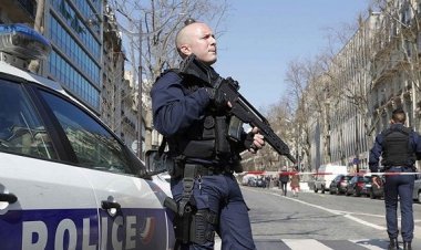 Συναγερμός σε όλη την Ευρώπη μετά την έκρηξη φακέλου - βόμβα στα γραφεία του ΔΝΤ στο Παρίσι - Ψάχνουν πακέτα - βόμβες από την Ελλάδα!