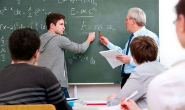 Υπ. Παιδείας: Μείωση μαθημάτων, αύξηση ωρών στο Λύκειο