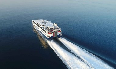 Το υψηλότατων επιδόσεων υπερταχύπλοο World Champion Jet, των ρεκόρ Γκίνες, εγκαινίασε ηSeajets