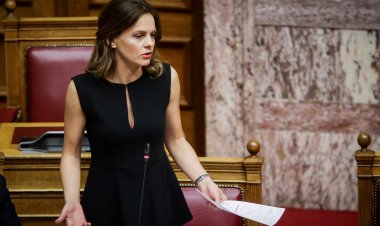 Έφη Αχτσιόγλου:Ο κ.Μητσοτάκης κλείνει το μάτι στις εργασιακές και φορολογικές παραβάσεις των επιχειρήσεων