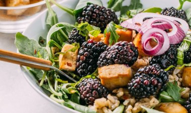 5+1 λαχταριστές, νόστιμες και χορταστικές σαλάτες, με λιγότερες από 200 cal