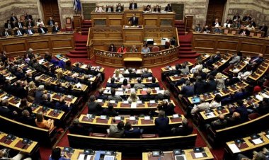 Στην Βουλή το νέο φορολογικό νομοσχέδιο με τις πολυαναμενόμενες μειώσεις στον ΕΝΦΙΑ και τις αλλαγές στην ρύθμιση για τις 120 δόσεις