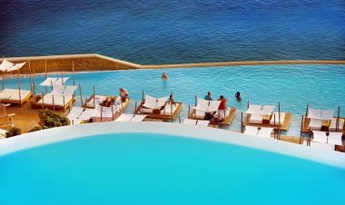 Τι προβλέπει ο κανονισμός για τις πισίνες στα ξενοδοχεία και τι πρέπει να προσέχουν οι τουρίστες