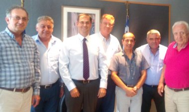 Συνάντηση με τον υπουργό Τουρισμού, οι Ομοσπονδίες Τουριστικών Καταλυμάτων