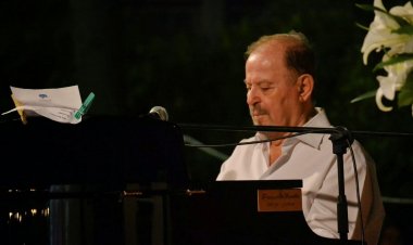 Θλίψη έχει σκορπίσει στον καλλιτεχνικό κόσμο η είδηση του θανάτου του σπουδαίου Γιάννη Σπανού [Videos]