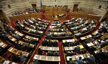 Ξεκινά στη Βουλή η συζήτηση για την αναθεώρηση του Συντάγματος στην Ολομέλεια της Βουλής επί της αρχής