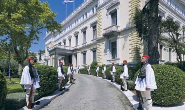 Πιθανή εξέλιξη οι διπλές εκλογές στο 2020!! Τα ρίσκα Μητσοτάκη!! Δεν κλείνει τα σενάρια υπερπρόωρης προσφυγής στη λαϊκή ετυμηγορία.....