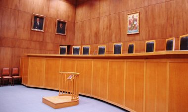 Κορονοϊός: Αναστέλλεται προσωρινά η λειτουργία της Εισαγγελίας Σύρου - Πρώτο κρούσμα στα Ελληνικά Δικαστήρια