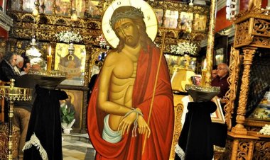 Mykonos Ticker: Η Ακολουθία του Νυμφίου σε απευθείας σύνδεση με τον Μητροπολιτικό Ναό της Μεγάλης Παναγιάς