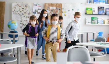 Coronavirus & Education: Τα σενάρια για την ασφαλή επιστροφή των μαθητών στις αίθουσες