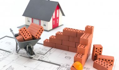 Construction and Property: Αναστολή για ένα έτος της χορήγησης οικοδομικών αδειών σε Μύκονο και Σαντορίνη