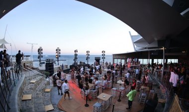 Mykonos: Cavo Paradiso Sunset Stories closing week