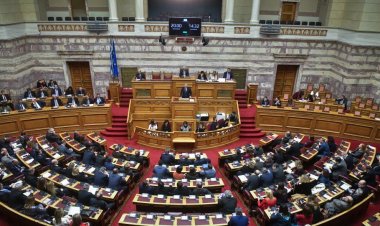Hellenic Parliament: Προ ημερησίας σε επίπεδο αρχηγών, για τις συνέπειες της COVID-19