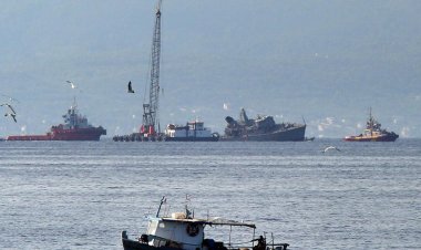 Κόπηκε στη μέση το «Καλλιστώ»!! Ρυμουλκείται στη Σαλαμίνα!! [pics]