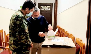 Aegean Islands: Παράδοση μεγάλου αριθμού rapid test από την Περιφέρεια Νοτίου Αιγαίου στην 95 ΑΔΤΕ