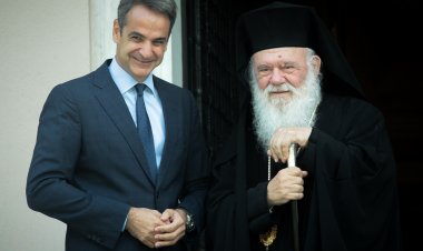 Reopening of Churches: Η επικοινωνία Μητσοτάκη - Ιερώνυμου «έδειξε» λοιμωξιολόγους για τα μέτρα στις εκκλησίες τα Χριστούγεννα