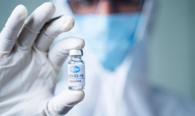 Coronavirus Vaccination - Μόσιαλος: «Αδειάζει» την κυβέρνηση για τον εμβολιασμό!! Ατυχέστατες οι δικαιολογίες τους!!