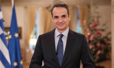 PM Mitsotakis New Year's Message: Το εμβόλιο κατά του Covid αποτελεί το πρωτοχρονιάτικο δώρο του 2021