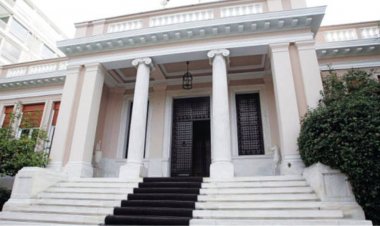 Restrictions on Church - Epiphany: Κυβέρνηση σε Ιερά Σύνοδο: Ο νόμος δεν εφαρμόζεται κατά το δοκούν, να συμμορφωθεί η Εκκλησία