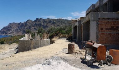 Lockdown in Mykonos: Τι ισχύει σύμφωνα με το νέο ΦΕΚ για τα μέτρα και τις οικοδομικές εργασίες σε Μύκονο και Θήρα έως την 1η Μαρτίου 2021