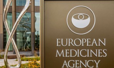 Coronavirus vaccination: Η Ελλάδα αναμένει τις αποφάσεις του ΕΜΑ για το εμβόλιο της AstraZeneca