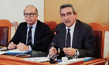 Aegean Islands: Πρόταση του Περιφερειάρχη στους συναρμόδιους Υπουργούς, για θεσμοθέτηση  Ειδικών Επιτροπών Επικινδύνως Ετοιμόρροπων σε Σύρο και Ρόδο