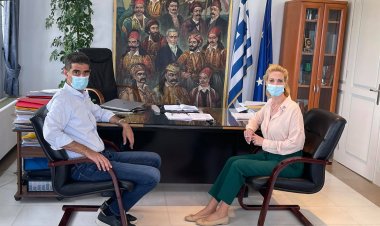 MP Katerina Monogiou: Επίσκεψη της Κατερίνας Μονογυιού σε Νάξο, Κόρωνο, Απείρανθο και Φιλώτι