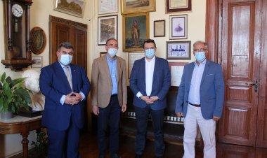 Municipality of Syros: Συνάντηση του Δημάρχου Σύρου με τον διοικητή της 2ης ΔΥΠΕ Πειραιώς και Αιγαίου