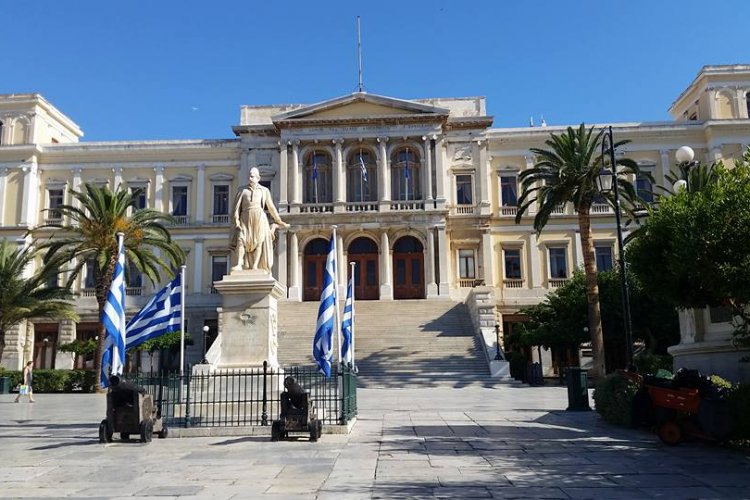 Syros council committee: Ερμούπολη 200 χρόνια - η Δημοτική Επιτροπή εγκρίνει τον εορτασμό και ασφαλίζει τις υποδομές