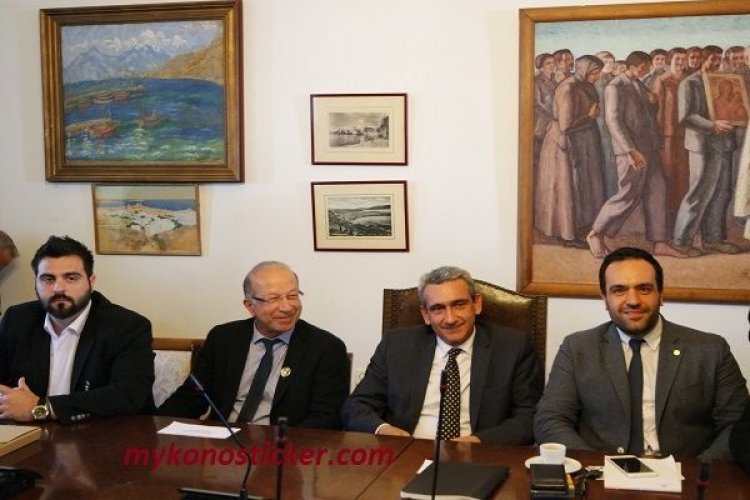 Παρουσία του Περιφερειάρχη Γ. Χατζημάρκου, η Συνεδρίαση του Δημοτικού Συμβουλίου Μυκόνου στην Ανω Μερά