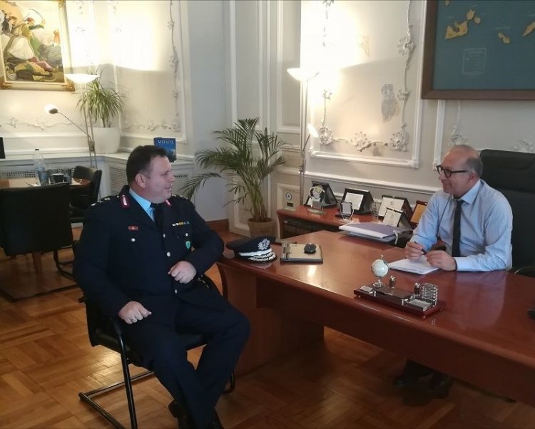 Εθιμοτυπική συνάντηση του Αντιπεριφερειάρχη Γ. Λεονταρίτη  με τον Γ. Περιφερειακό Αστυνομικό Διευθυντή Ν. Αιγαίου, Ταξίαρχο Γεώργιο Γεωργακάκο