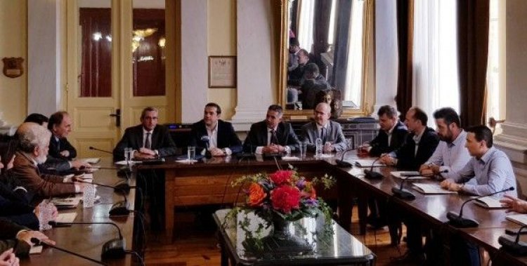 Ο Περιφερειάρχης στη Σύρο, στα εγκαίνια από τον Πρωθυπουργό, της ηλεκτρικής διασύνδεσης των Κυκλάδων με την ηπειρωτική Ελλάδα