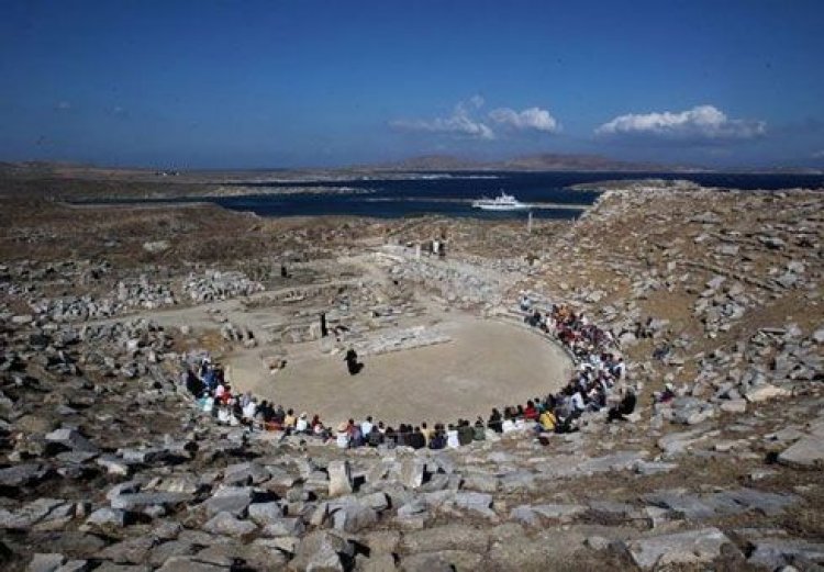 Προτεραιότητα της Περιφέρειας Νοτίου Αιγαίου η αναστήλωση του αρχαίου θεάτρου της Δήλου