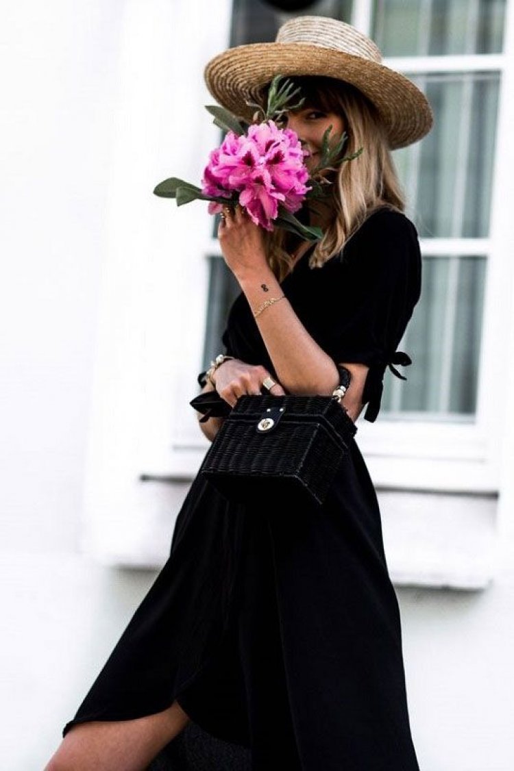 Little black dress!! Επαναπροσδιορίζουμε το πιο κλασικό κομμάτι της γκαρνταρόμπας για ιδανικό καλοκαιρινό look!!