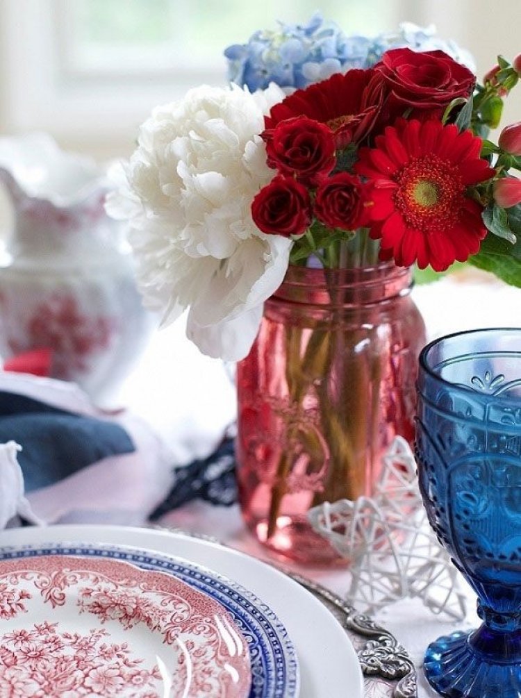 30+1 Πινελιές Κόκκινης διακόσμησης στο καλοκαιρινό σας Τραπέζι γεμάτες έμπνευση!!