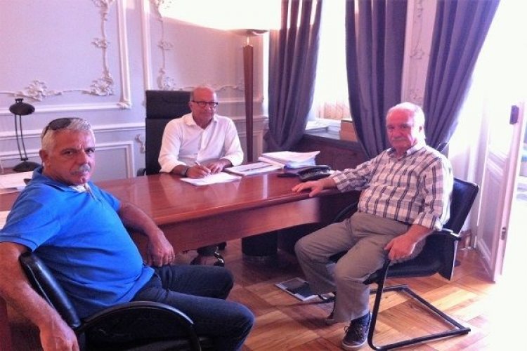 Συνάντηση Γεώργιου Λεονταρίτη με τον Δήμαρχο Κέας, Ιωάννη Ευαγγέλου και τον Αντιδήμαρχο Δημήτριο Καβαλιέρο