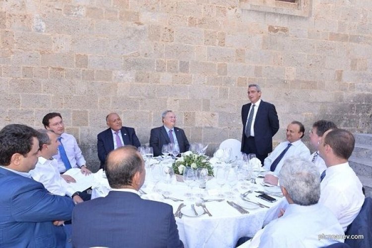 Επίσημο γεύμα του Περιφερειάρχη Ν. Αιγαίου προς τιμή των συμμετεχόντων στην «Διάσκεψη για την Ασφάλεια και την Σταθερότητα»